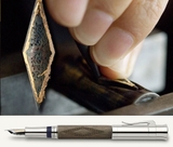 Bút Máy Graf Von Faber-Castell Pen of The Year 2010 Caucasian Walnut Wood Limited Edition