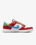 Dunk Low x LeBron James 