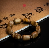 Vòng tay Trầm Hương cận chìm hàng xưa cho nam (size trung)