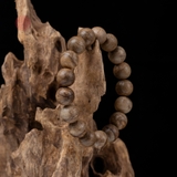 Vòng tay Trầm Hương tròn 12 li cận chìm ( loại 3 )