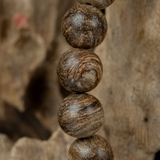 Vòng tay Trầm Hương tròn 10 li cận chìm ( loại 1 )