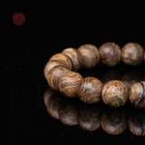 Vòng tay Trầm Hương tròn 10 li cận chìm ( loại 1 )