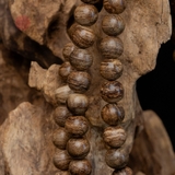 Vòng Trầm Hương 108 hạt 8 li cận chìm ( loại 2 )