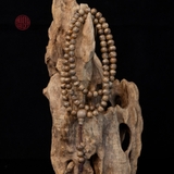 Vòng Trầm Hương 108 hạt 6 li già dầu ( loại 2 )