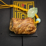 Móc khóa trầm hương cận chìm mix ngọc