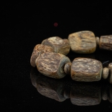 Vòng tay trầm hương Bông Chìm hạt tự nhiên