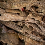 Vụn trầm kiến cũ cao cấp ( giá 50 gram )