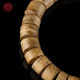 Vòng tay Trầm Hương hạt nút 10 li