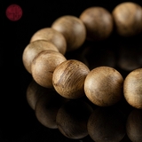 Vòng tay Trầm Hương tròn banh bông 12 li