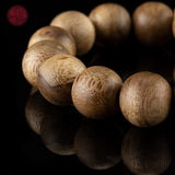 Vòng tay Trầm Hương tròn tốc 16 li