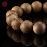 Vòng tay trầm hương tròn 14 li tốc