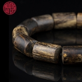 Vòng tay Trầm Hương lu thống 10 li chìm nước