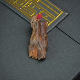 MẶT DÂY CHUYỀN TRẦM HƯƠNG CHÌM NƯỚC DÁNG TỰ NHIÊN (3,3G)