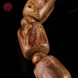 Vòng tay trầm Hương Tereng banh bông hạt tự nhiên ( size nam )