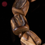 Vòng tay Trầm Hương bông Tereng hạt tự nhiên ( size nam )