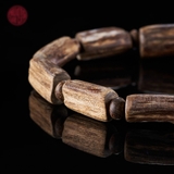 Vòng tay trầm hương Khánh Hòa hạt tự nhiên chìm Hiếm