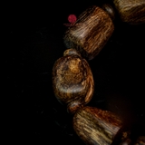 Vòng tay Trầm Hương cận chìm hạt tự nhiên cho nam (size trung)