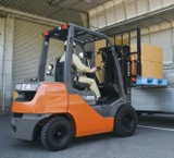 Xe nâng động cơ Toyota 8FD35