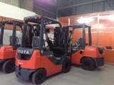 Xe nâng dầu TOYOTA 8FD40