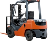 Xe nâng động cơ Toyota 8FD30