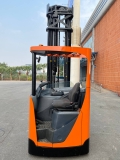 Xe nâng điện cũ Reach truck 1.6 tấn hiệu BT RRE 160. Khung Triplex 8500mm. Sx 2011. Mã XC.R16BTT85.00585