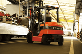 Xe nâng điện Toyota 8FBH18