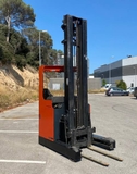 Xe nâng điện Reach Truck ngồi lái 1.2 tấn - 1.6 tấn Toyota 8FBRE