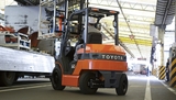 Xe nâng điện Toyota 8FB15