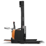 Xe nâng điện có bệ đỡ chân rộng BT Staxio 1.4t Stacker with Platform straddle Toyota