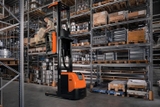 Xe nâng hàng Toyota BT Optio 1t Order Picker nâng trung bình có càng nâng