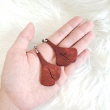 HOA TAI LÁ RẺ QUẠT