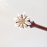 TRÂM CÀI TÓC GỖ ĐÍNH HOA MẶT TRỜI