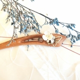 TRÂM CÀI TÓC ĐÍNH HOA BƯỚM