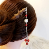 Trâm cài tóc tua rua hạt đỏ