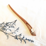 TRÂM CÀI TÓC ĐÍNH HOA BƯỚM