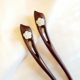 TRÂM CÀI TÓC GỖ ĐÍNH HOA HỒNG