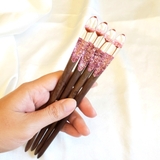 TRÂM CÀI TÓC GỖ RESIN - KIM TUYẾN