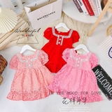 Đầm ren phối viền cổ