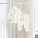 Bộ dài sơ sinh cài chéo MĐ Kids nền kem in họa tiết