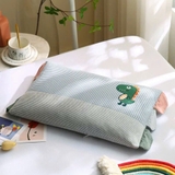 Gối cotton caro cầu vồng cho bé