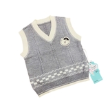 Áo gile len cổ V thêu gấu cho bé