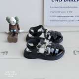 Giày sandal đính gấu ngọc