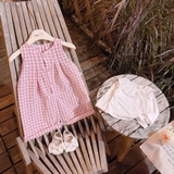 Set yếm quần caro hồng tai thỏ kèm áo cổ ren cho bé