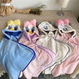 Ủ choàng lông tuyết Mickey cho bé