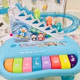 Đồ chơi đàn piano chim cánh cụt leo thang