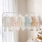 Bộ dài sơ sinh cài chéo HG Kids trắng phối màu