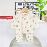 Bộ dài sơ sinh cài chéo Avasler in họa tiết