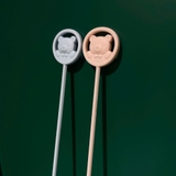 Que khuấy sữa silicon hình gấu cho bé