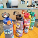 Bình nước nhựa nắp bật in họa tiết 700ml