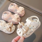 Giày sandal tập đi nơ đính gấu Love Bear cho bé